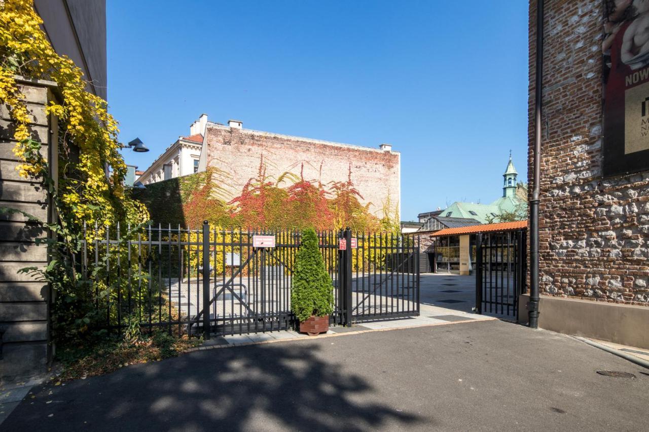 Cracow Best Location Apartment With Garden By Cozyplace Krakow Exterior photo